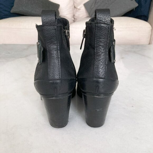 Vince Camuto Hayes black leather ankle boot (size 7) booties, side zippers - Picture 4 of 8